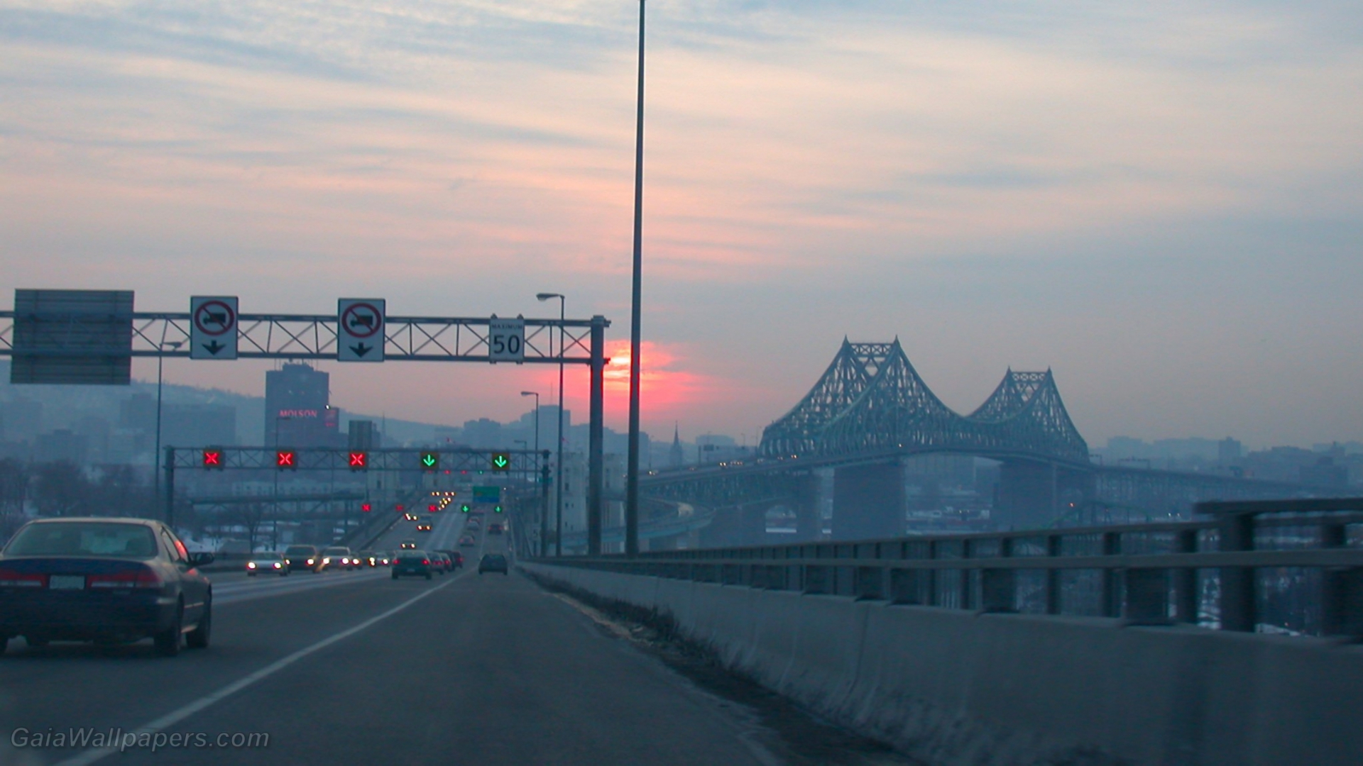 Conduite sur le Pont Jacques-Cartier au coucher du soleil - Fonds d'écran gratuits