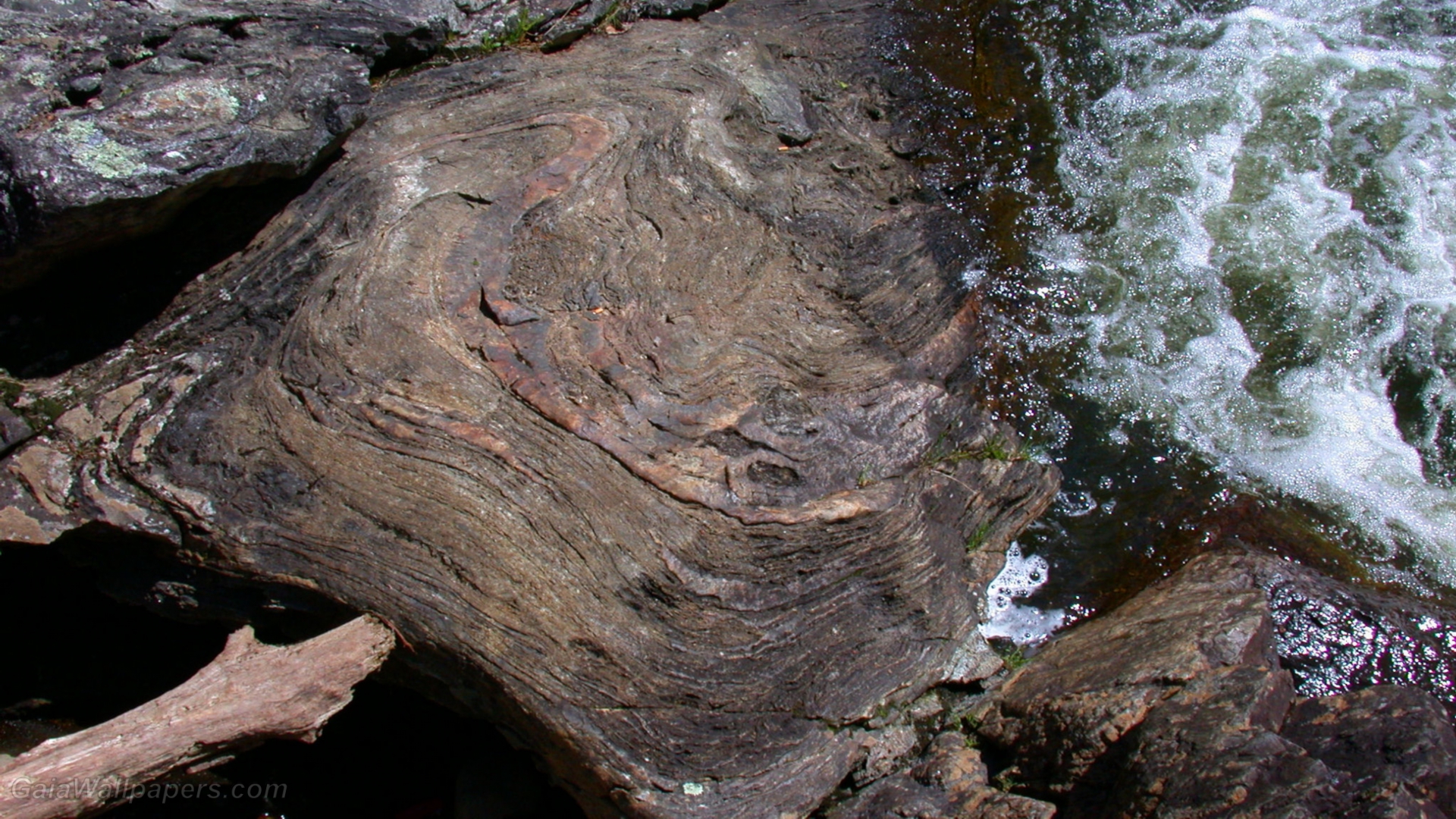Traces d'une formation géologique dans une roche - Fonds d'écran gratuits