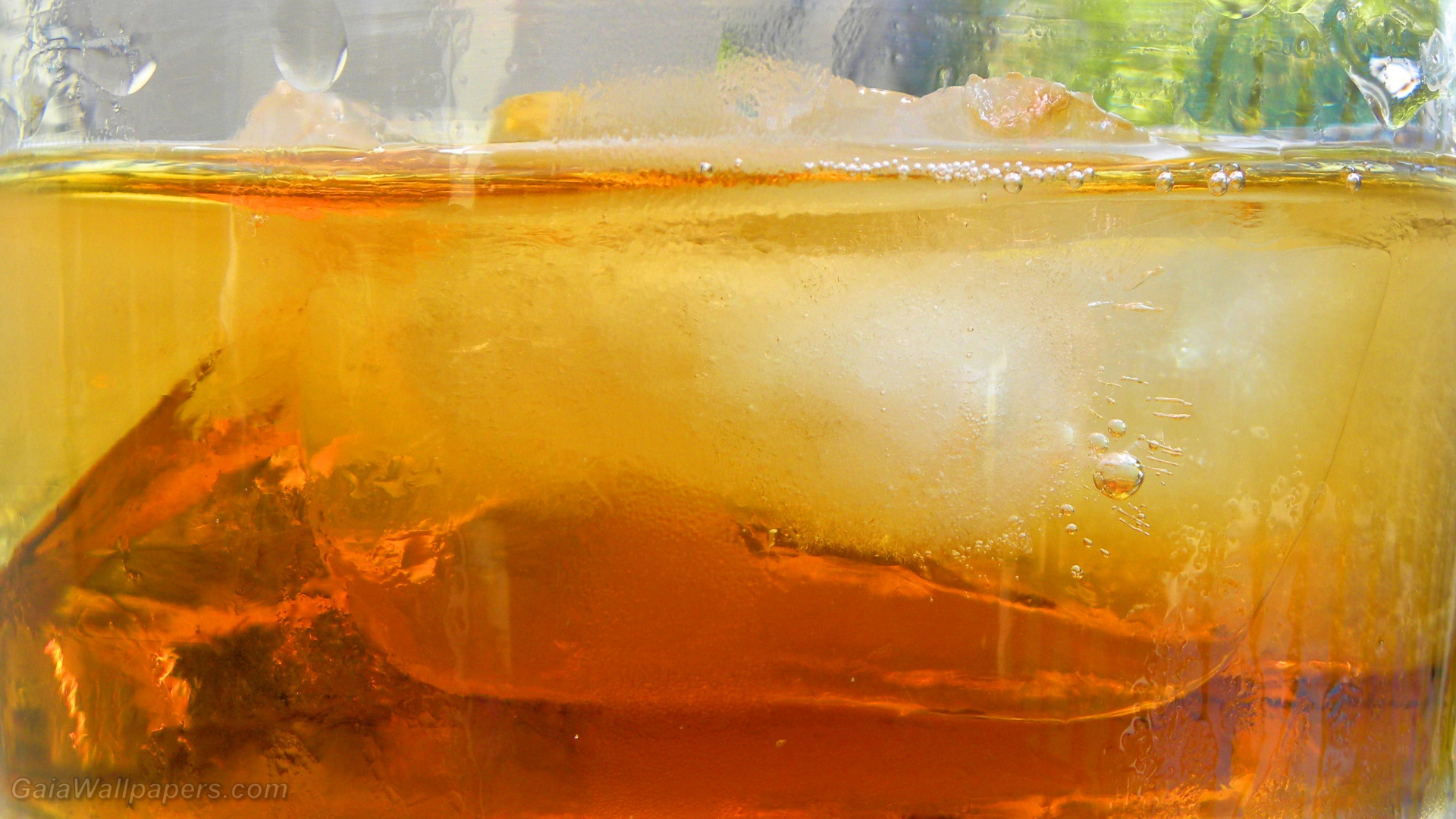 Refreshing amber drink - Free desktop wallpapers