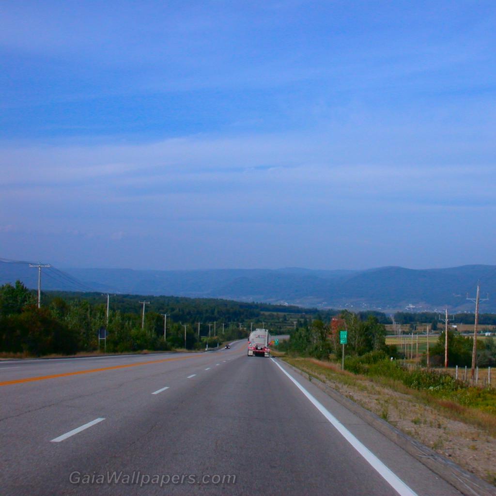 Driving on road 138 in Charlevoix - Free desktop wallpapers