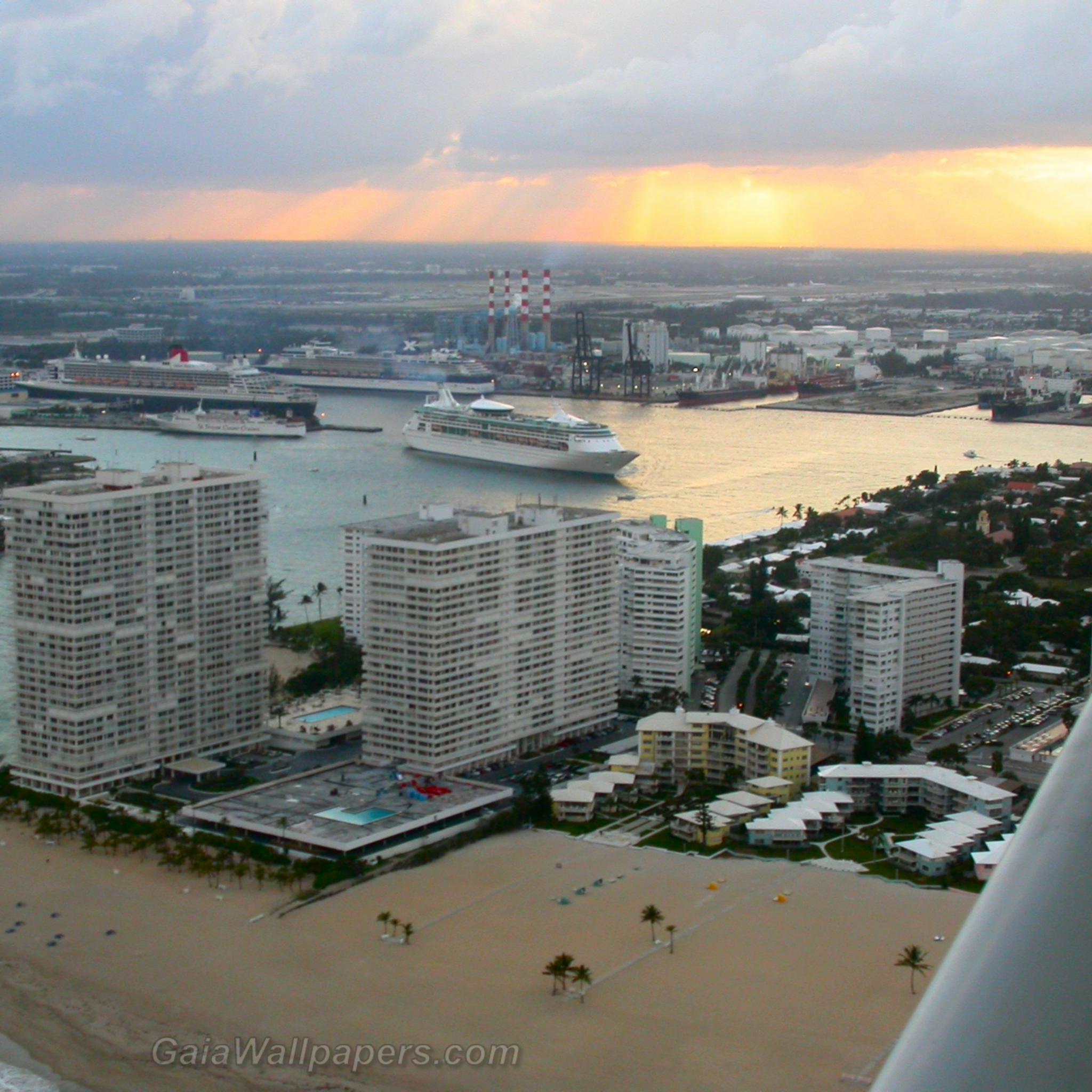 Florida shore seen from the air - Free desktop wallpapers