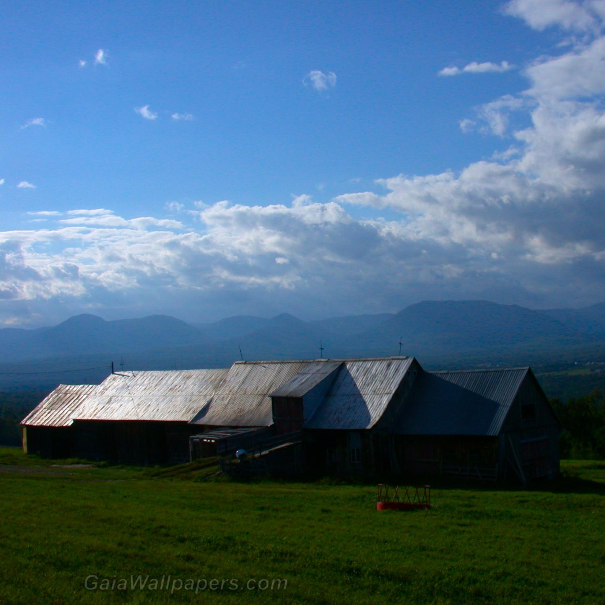 Farm in the countryside of Charlevoix - Free desktop wallpapers