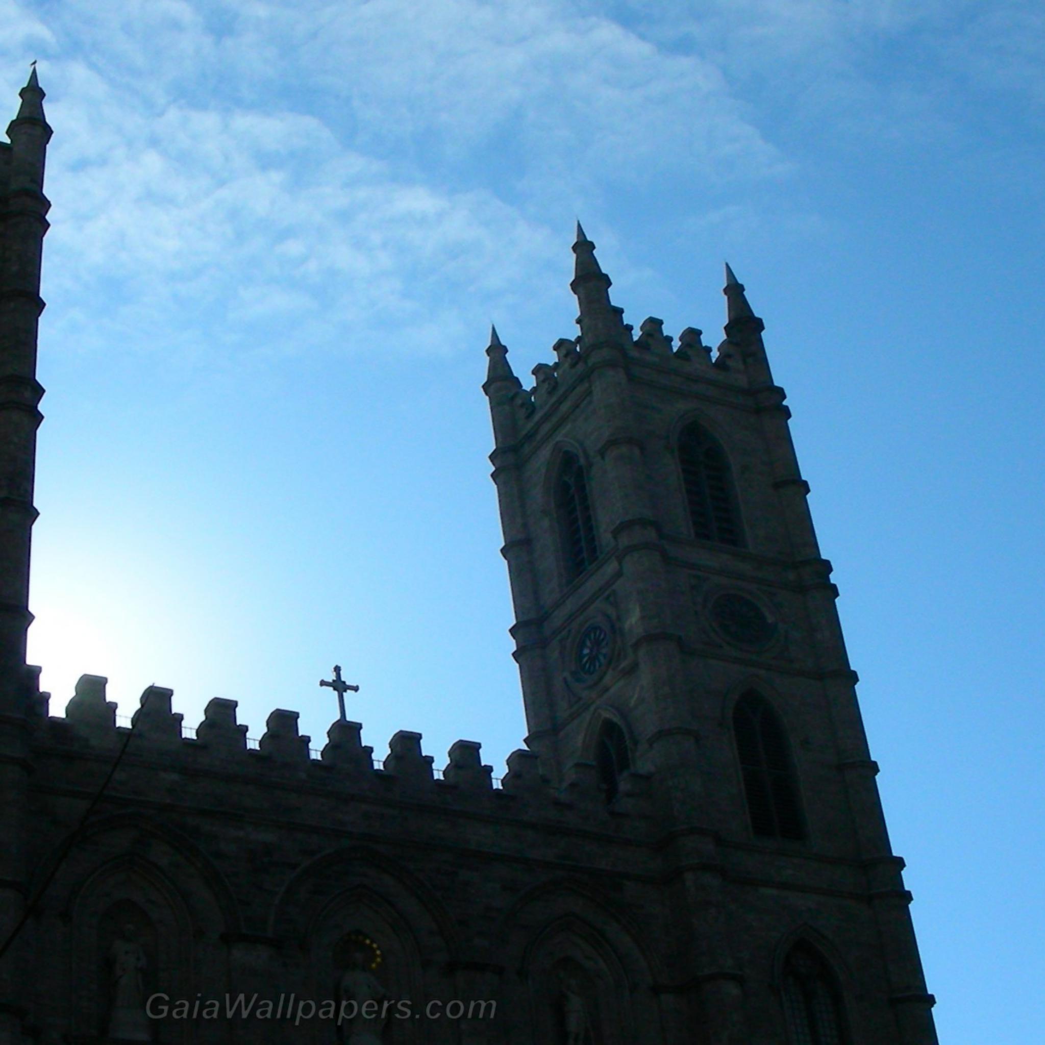 Soleil derrière la Basilique Notre-Dame de Montréal - Fonds d'écran gratuits