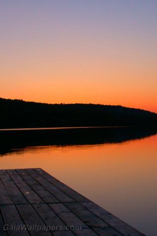 Lac calme après le coucher du soleil - Fonds d'écran gratuits