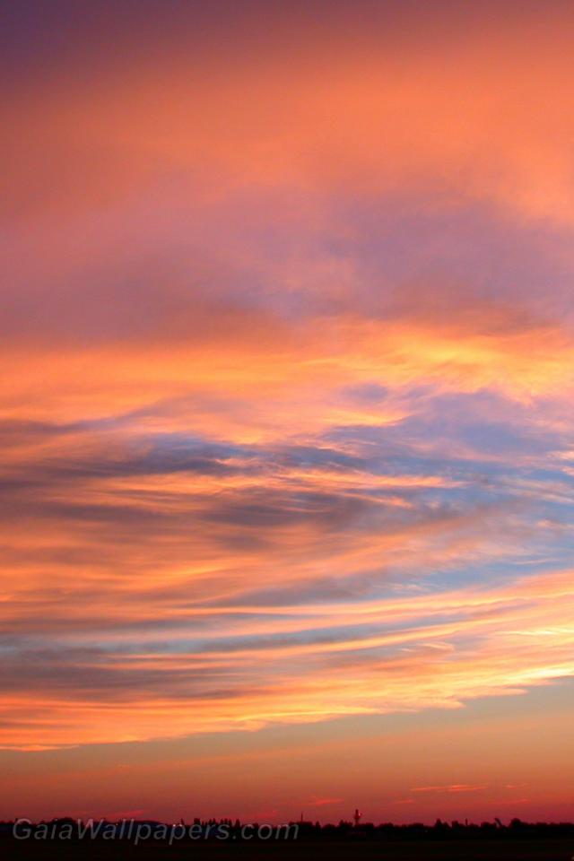 Ciel nuageux s'estompant doucement dans le coucher du soleil - Fonds d'écran gratuits