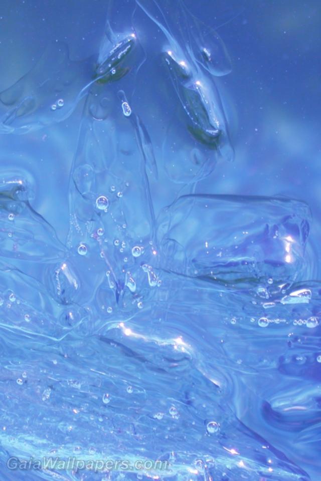 Melting ice in a pool - Free desktop wallpapers