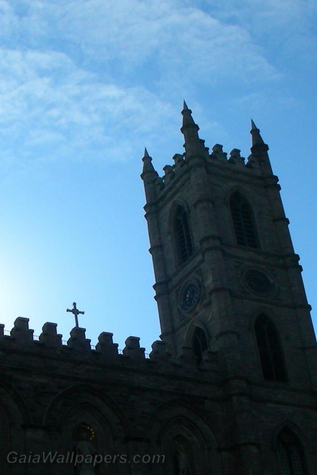 Soleil derrière la Basilique Notre-Dame de Montréal - Fonds d'écran gratuits