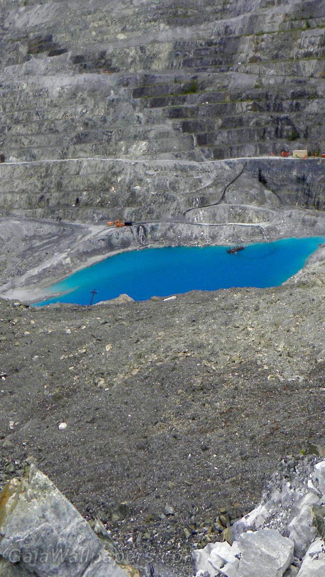 Blue lake at Jeffrey mine - Free desktop wallpapers