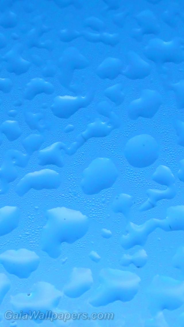 Sky seen through the dew of a window - Free desktop wallpapers