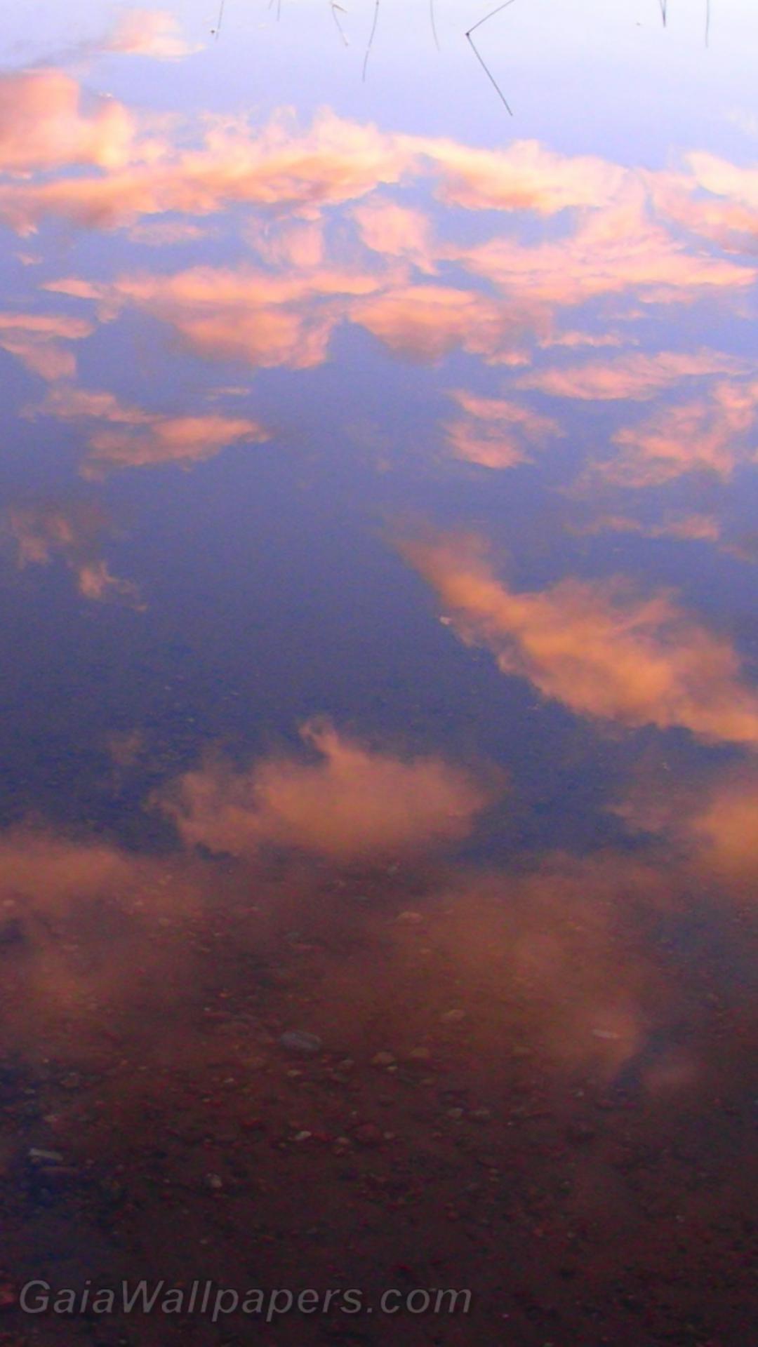 Sky reflecting on calm water - Free desktop wallpapers