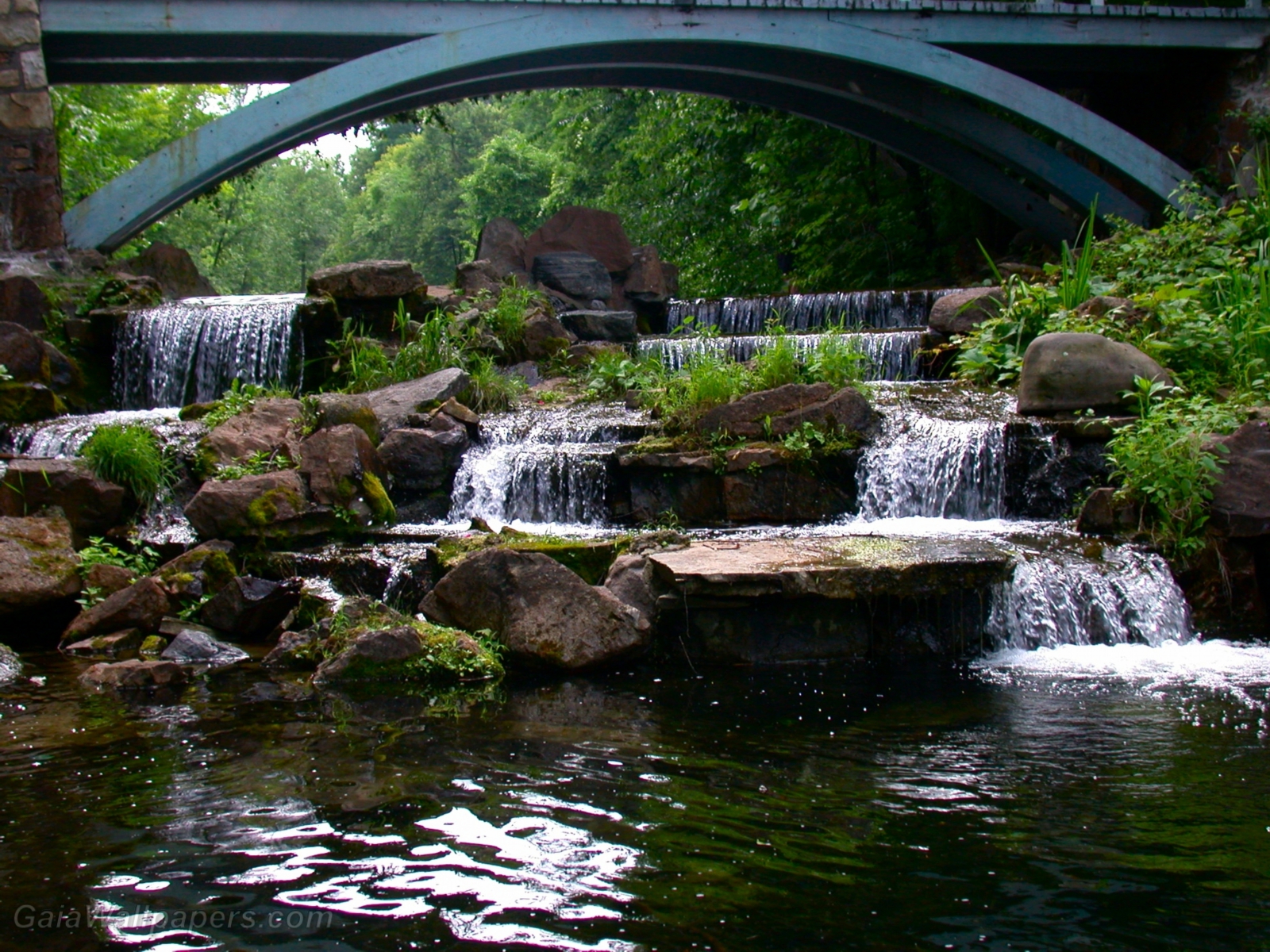 Waterfalls under the bridge - Free desktop wallpapers