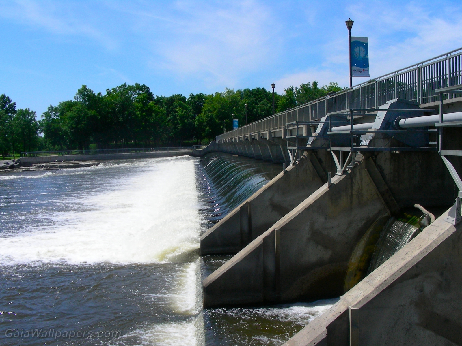Dam on the Mille Îles river - Free desktop wallpapers
