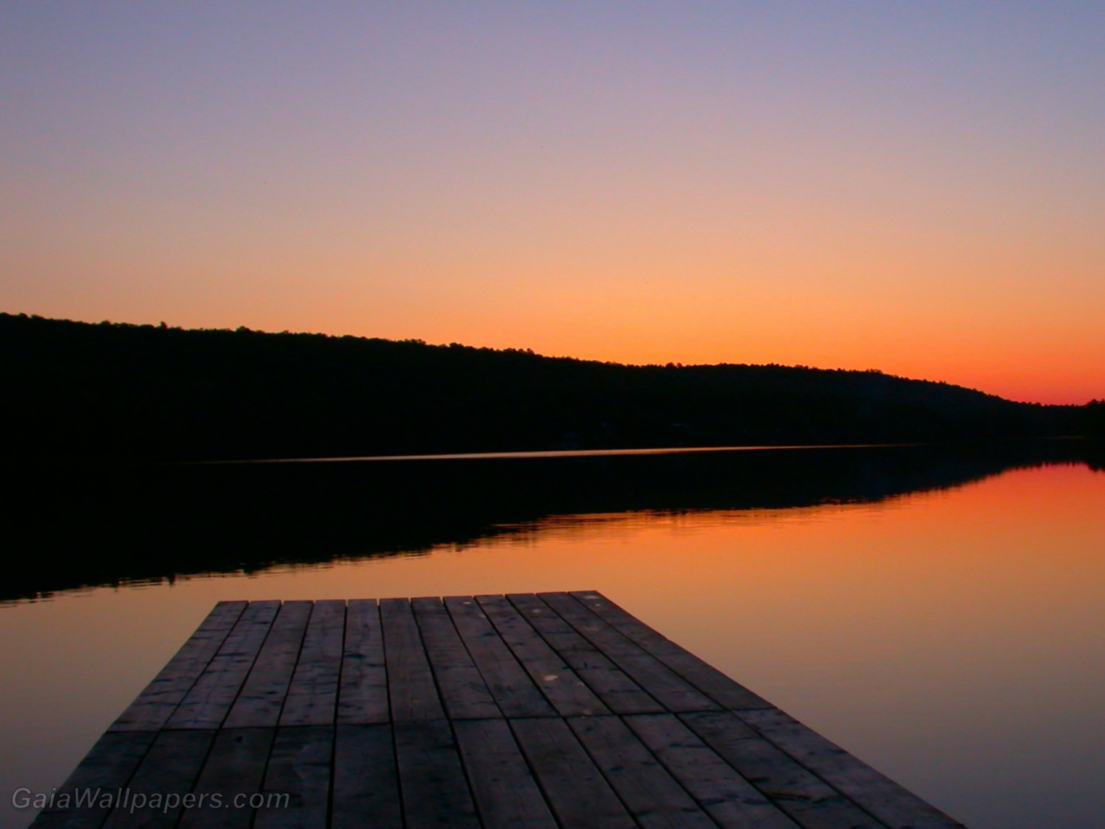 Calm lake after sunset - Free desktop wallpapers