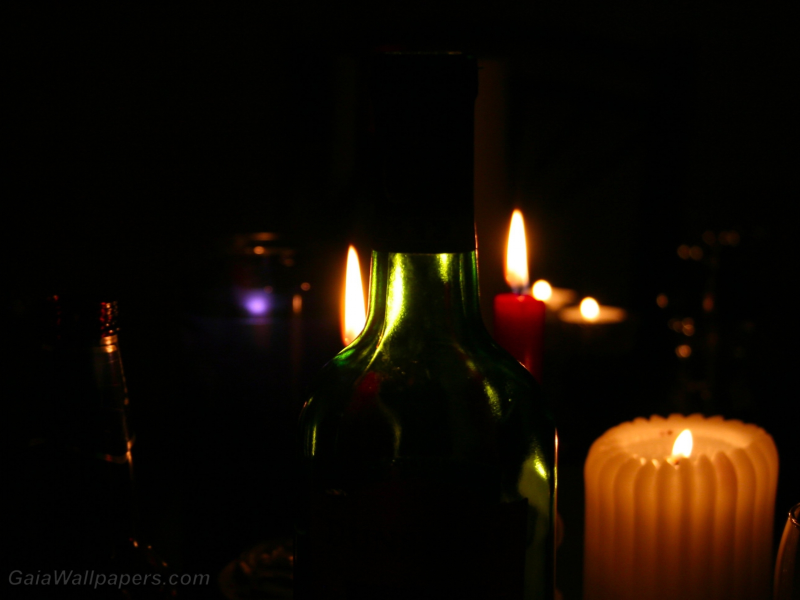 Candles and bottles - Free desktop wallpapers