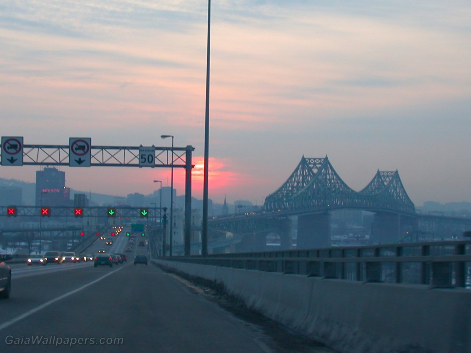 Driving on Pont Jacques-Cartier at sunset - Free desktop wallpapers