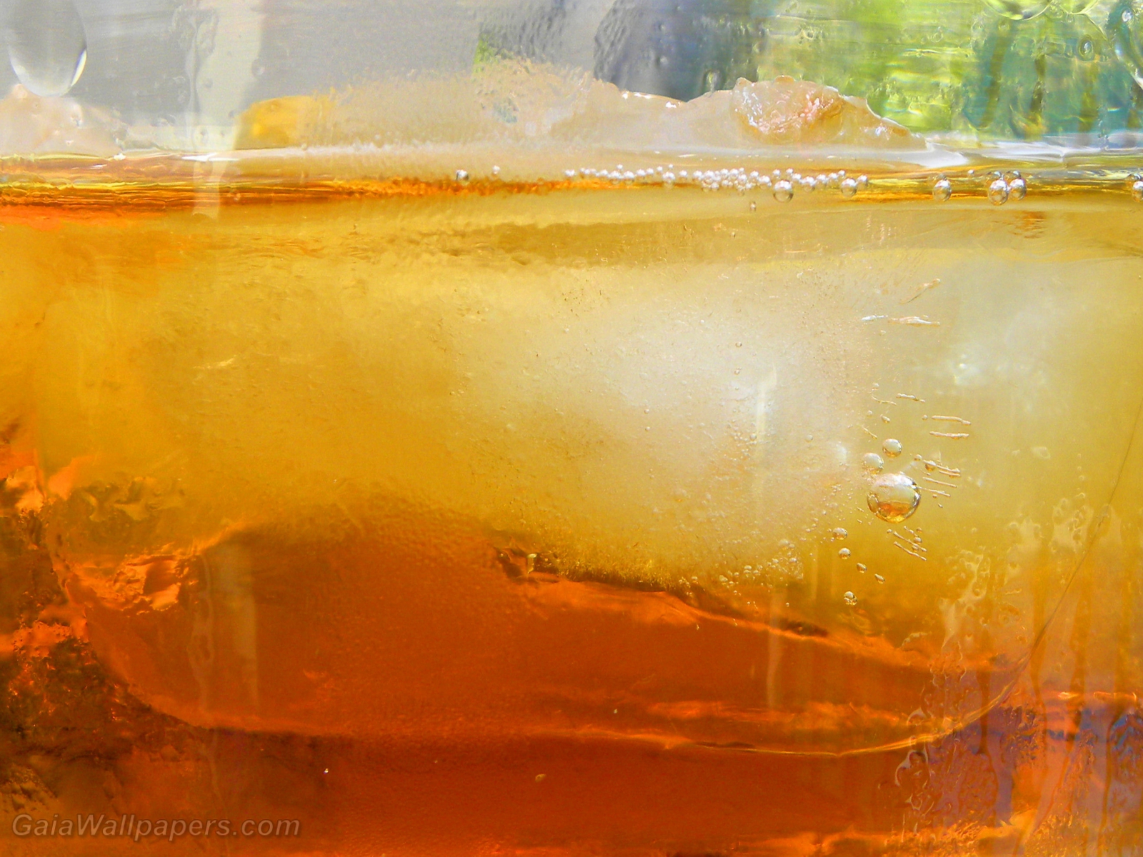 Refreshing amber drink - Free desktop wallpapers