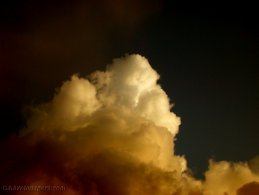 White cloud emerging from the dark red desktop wallpapers