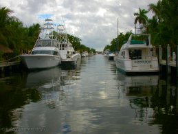 Waterway with boats desktop wallpapers
